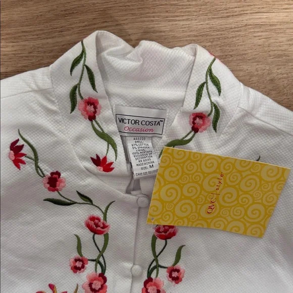 Victor Costa White Blouse with Red and Green Embroidery - Picture 2 of 6